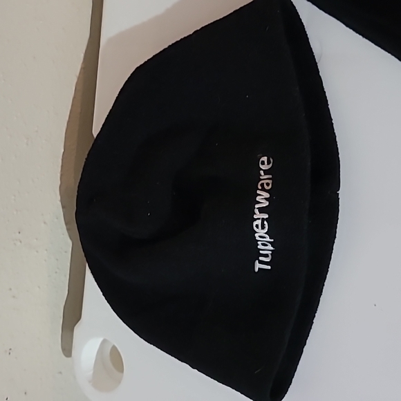 Tupperware beanie and scarf - Picture 2 of 3